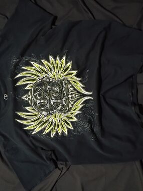 Affliction Style Black Graphic Tee with Yellow and White Sunburst Design
